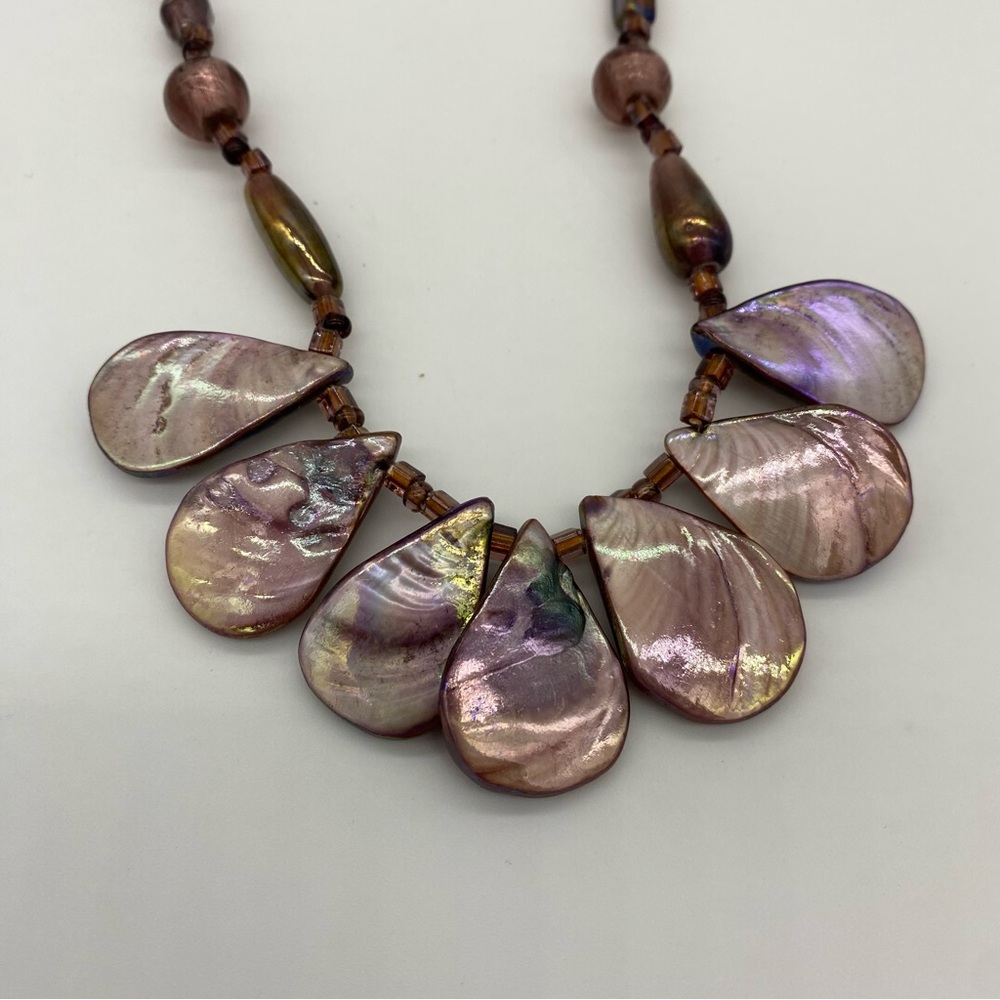 Luster Shells and Glass Beaded Necklace - Picture 6 of 9